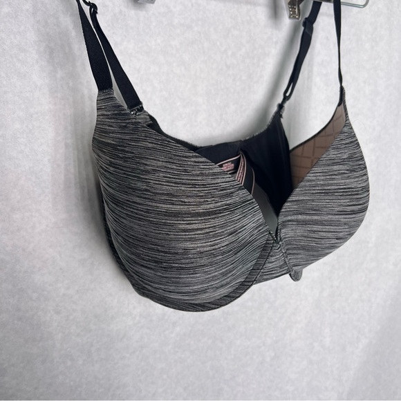 Victoria’s Secret uplift semi Demi bra 32DDD - Picture 2 of 6